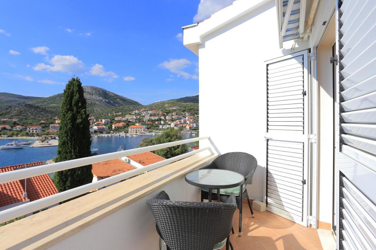 Apartments By The Sea Seget Vranjica, Trogir - 13771 Eksteriør bilde