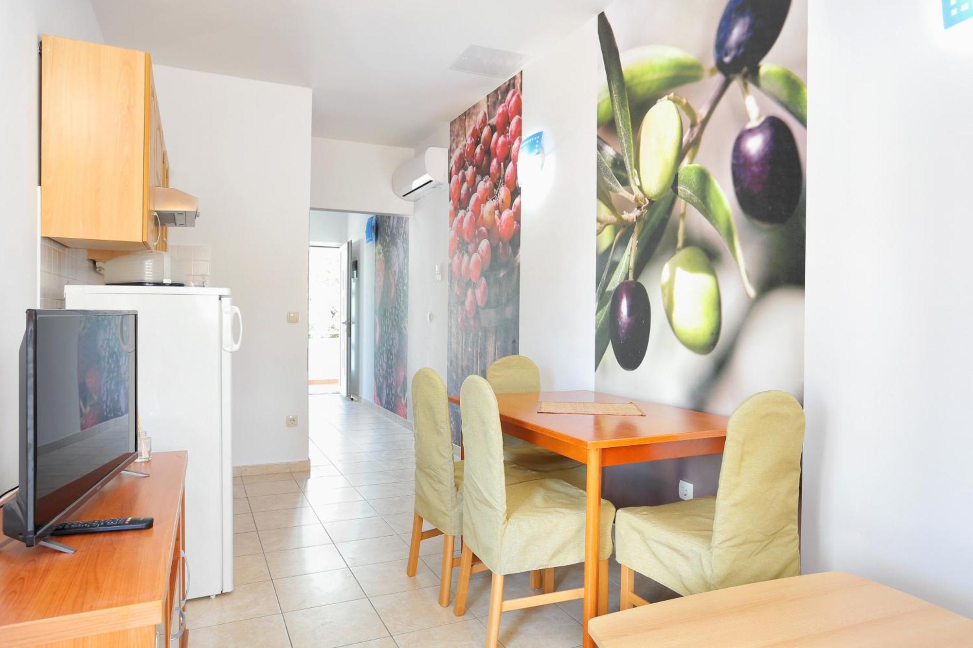 Apartments By The Sea Seget Vranjica, Trogir - 13771 Rom bilde