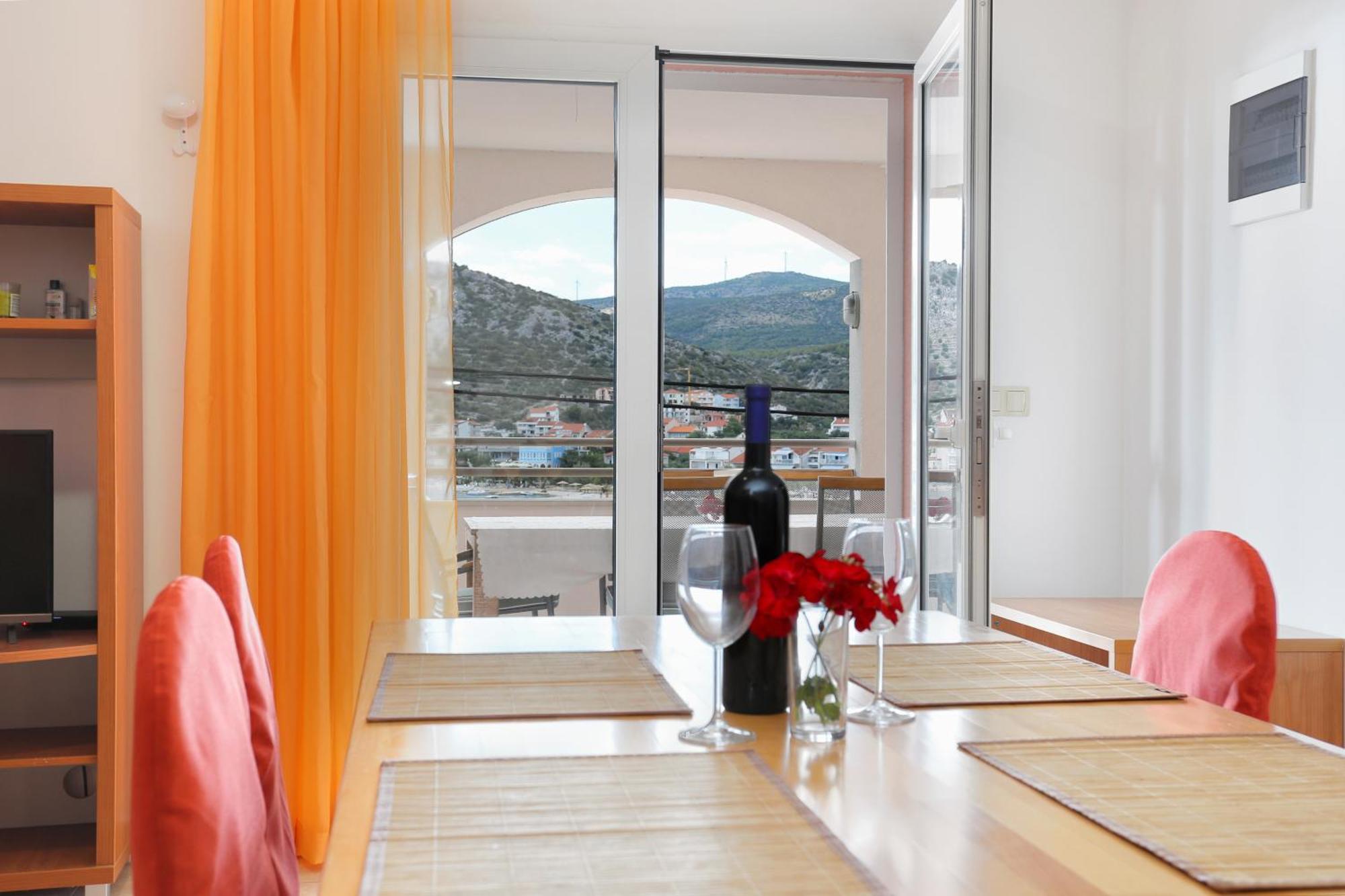 Apartments By The Sea Seget Vranjica, Trogir - 13771 Rom bilde